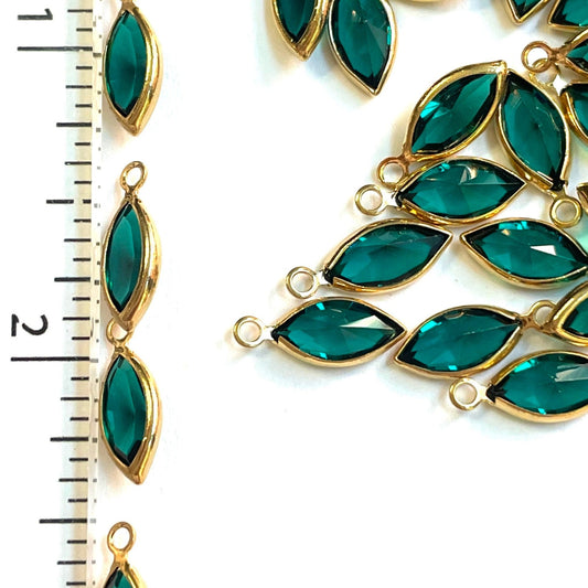 25 pieces of Swarovski Channel Charm in Emerald/Gold 10mmx5mm