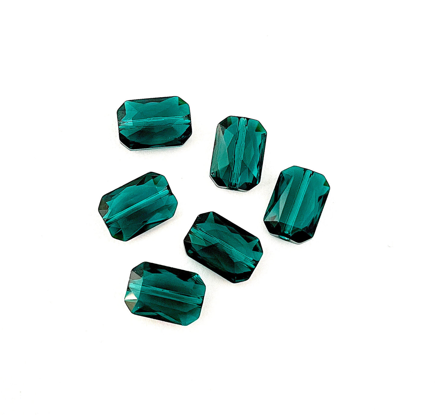 6 pieces of 5515 Emerald Cut Swarovski 14mmx9.5mm in Emerald Color